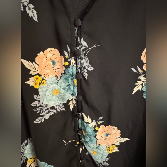 Torrid size 1 (14-16) semi-sheer floral print sleeveless blouse in GUC - Picture 6 of 10